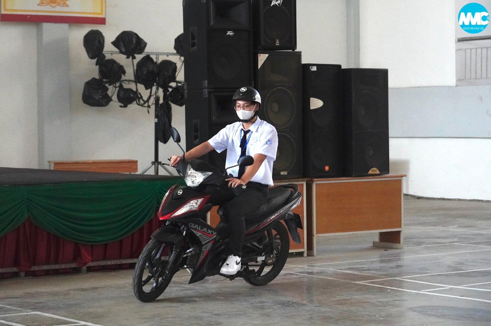 Nhấn để phóng to